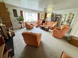 Lounge- click for photo gallery